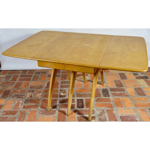 Gold Mid 20th Century Heywood Wakefield Butterfly Drop Leaf Wishbone Dining Table With 2 Leaves For Sale - Image 8 of 12