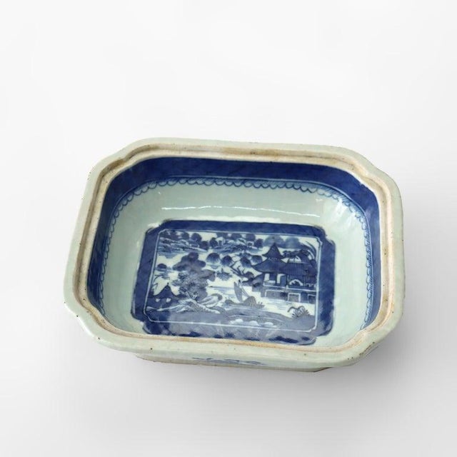 Antique Chinese Canton Porcelain Covered Vegetable Dish 19thC For Sale - Image 6 of 7