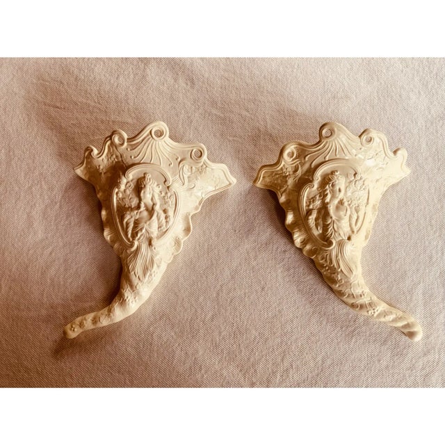 1960s Pair of Wedgwood Colonial Williamsburg Creamware Cornucopia Wall Pockets, For Sale - Image 16 of 18