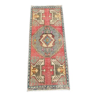 Turkish Yastik Rug 1'6" x 3'5" For Sale