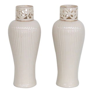 Lenox China Gatsby Bud Vase Pair of 2 Ivory Porcelain With 24k Gold Detail 4931b For Sale