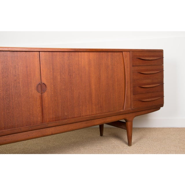 Large Danish Teak Model U15 Sideboard by Johannes Andersen for Uldum Mobelfabrik, 1966 For Sale - Image 3 of 10