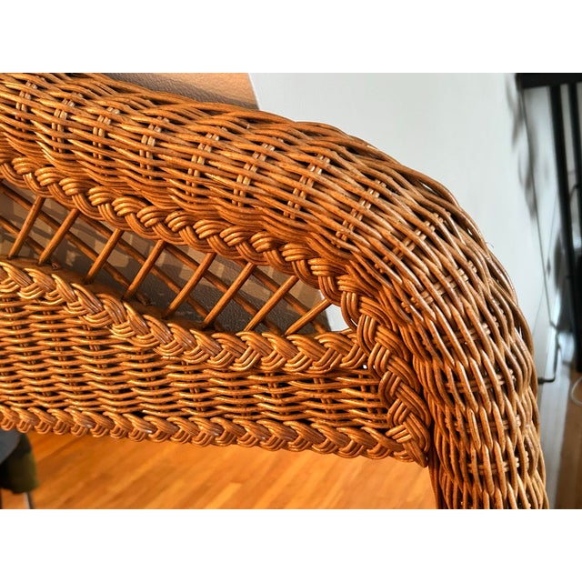 Mid-Century Modern 1970s Mid-Century Modern Bohemian Coastal Riviera Arched Woven Natural Wicker and Rattan Wall Mirror With Intricate Detail. 51”Hx31”Lx2.5”D For Sale - Image 3 of 12