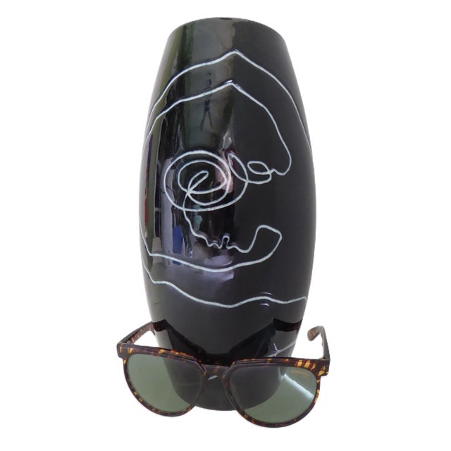 Lovely Finnish Modern Pro Arte Series Ceramic Vase by Pauli Vuorisalo for Arabia. A stylistic abstract design of a lady in...