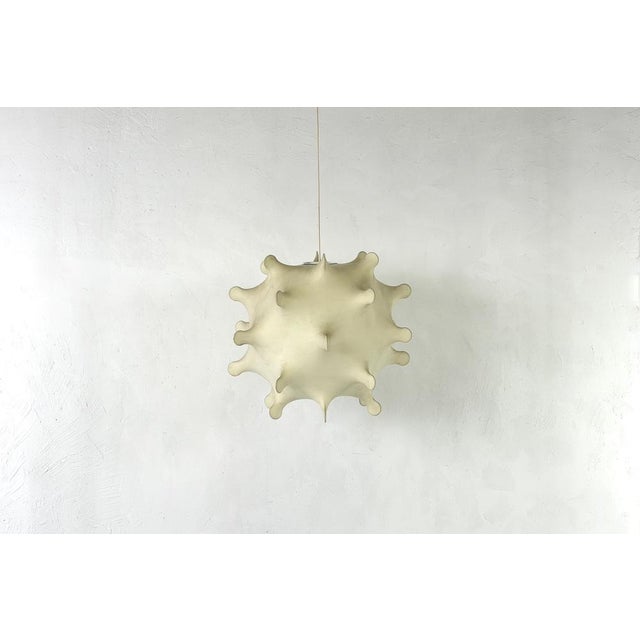 Taraxacum Pendant Light by Achille and Pier Giacomo Castiglioni, 1960s, in Very Good conditions. Designed 1960 to 1969 Up...