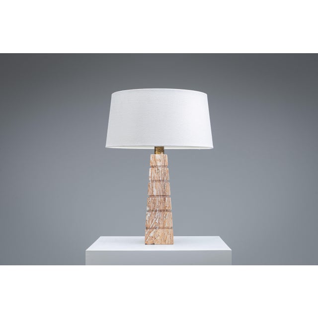 1970s Geometric Pyramid Table Lamp in Travertine-Onyx, 1970s For Sale - Image 5 of 15
