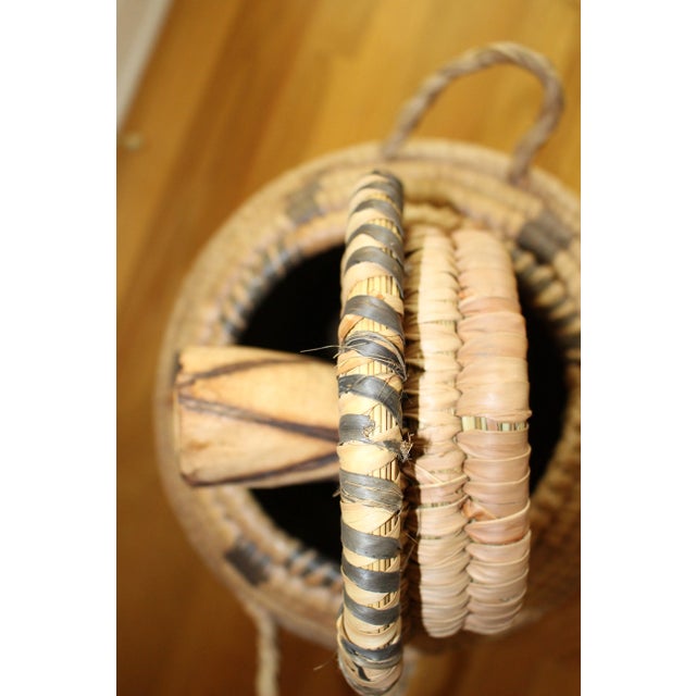 Tan Lidded African Basket From the 1980s For Sale - Image 8 of 10