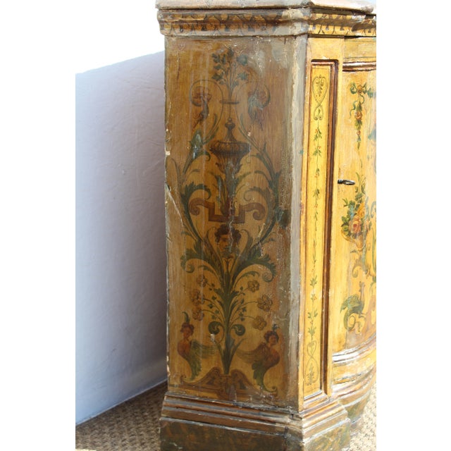 19th Century Pair of Painted Italian Venetian the Commodes For Sale In San Diego - Image 6 of 13