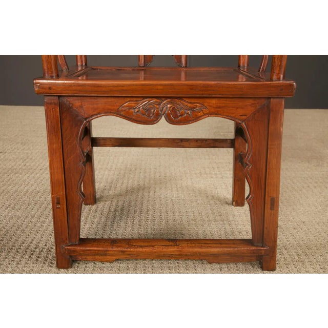 Early 20th Century Pair of Qing Dynasty Chinese Horseshoe-Back Armchairs in Carved Elmwood For Sale - Image 5 of 18