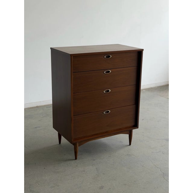 1960s Walnut Highboy Mainline by Hooker For Sale In Los Angeles - Image 6 of 18