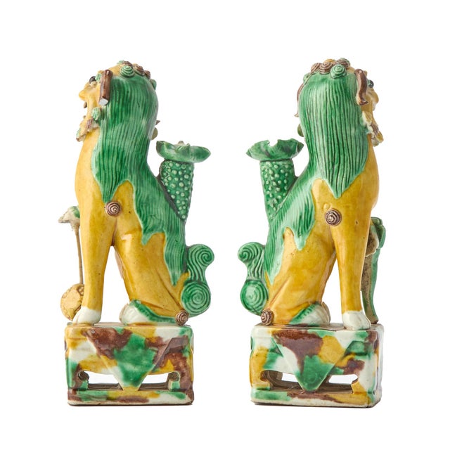Sancai Guardians: Pair of Chinese Kangxi Biscuit Porcelain Fu Lions For Sale In Philadelphia - Image 6 of 10