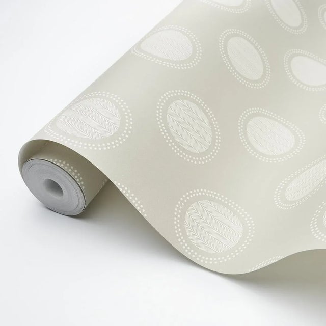 Schumacher Sample - Schumacher x Neisha Crosland Watermark Wallpaper in Powder Grey For Sale - Image 4 of 5