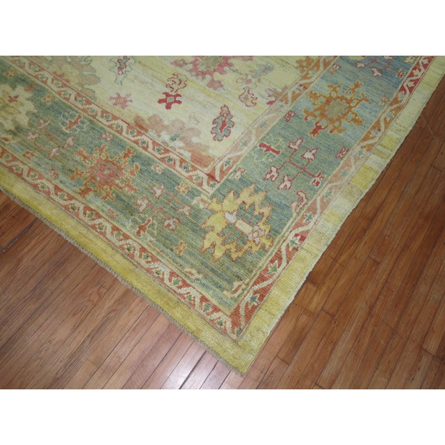 Vintage Inspired Wool Oushak rug no.8767 For Sale - Image 4 of 7