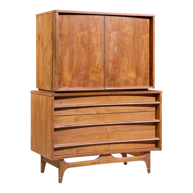 Mid 20th Century Young Manufacturing Mid Century Highboy Dresser For Sale
