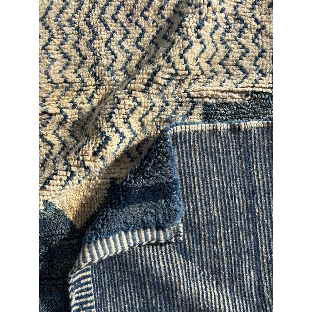 Large Moroccan Mrirt Beni Ouarain Wool Rug, 1990 For Sale - Image 9 of 12