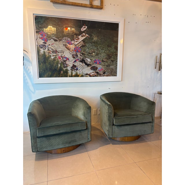 1970s Vintage Pair Milo Baughman for Thayer Coggin Walnut & Green Velvet Swivel Chairs For Sale - Image 5 of 12