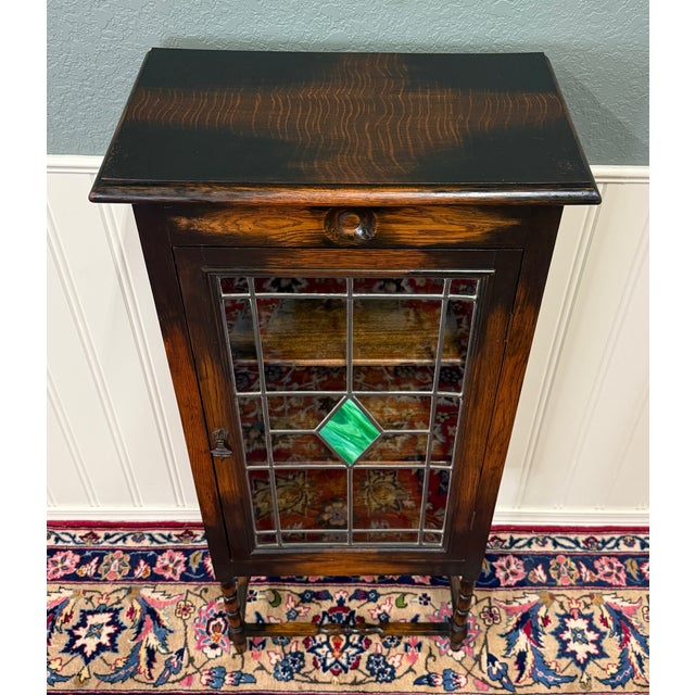 1930s Antique English Arts & Crafts Oak Leaded Stained Glass Bookcase Cabinet c.1930s For Sale - Image 5 of 17