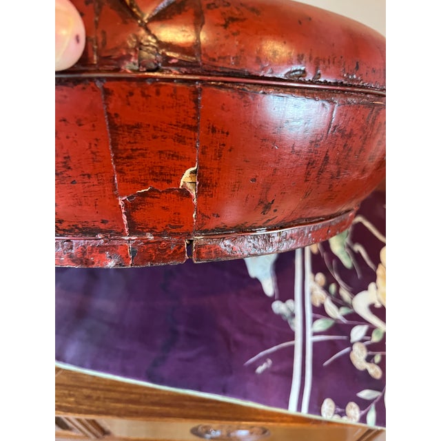 Pair Antique Chinese Cinnabar Red Lacquer Wedding Buckets Gilt Carved For Sale - Image 14 of 17