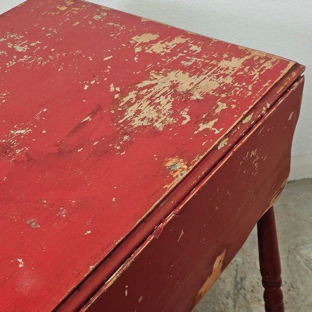 American Farmhouse Gateleg Drop Leaf Table in Aged Red Paint, C. 1890–1920 For Sale - Image 9 of 18