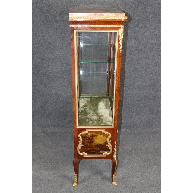 Late 19th Century Fine Bronze Mounted Vernis Martin Painted French Louis XV Vitrine For Sale - Image 5 of 15