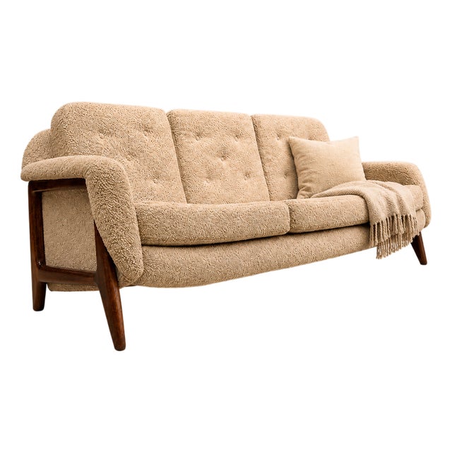1960s Brazilian Modern Stella Three-Seat Sofa in Rosewood & Bouclé by Sergio Rodrigues, Brazil For Sale