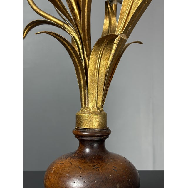 Mid-Century Hollywood Regency Italian Gilt Tole Four-Light Tulip Table Lamp on Turned Wood Base, 1960s For Sale - Image 14 of 17