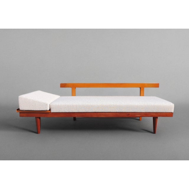 Vintage Scandinavian Daybed in Teak and Beige Fabric by Ingmar Relling for Ekornes, 1960s For Sale - Image 6 of 11