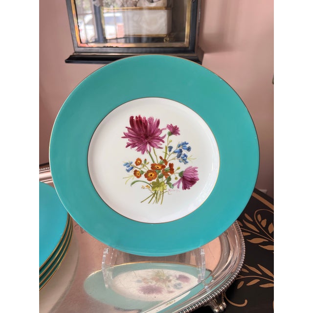 Ceramic 1940s Rare Set of Hand-Painted Minton Floral Dinner Plates With Aqua Band and Gilt Rim // Signed by Artist J Colclough // Set of 9 For Sale - Image 7 of 12