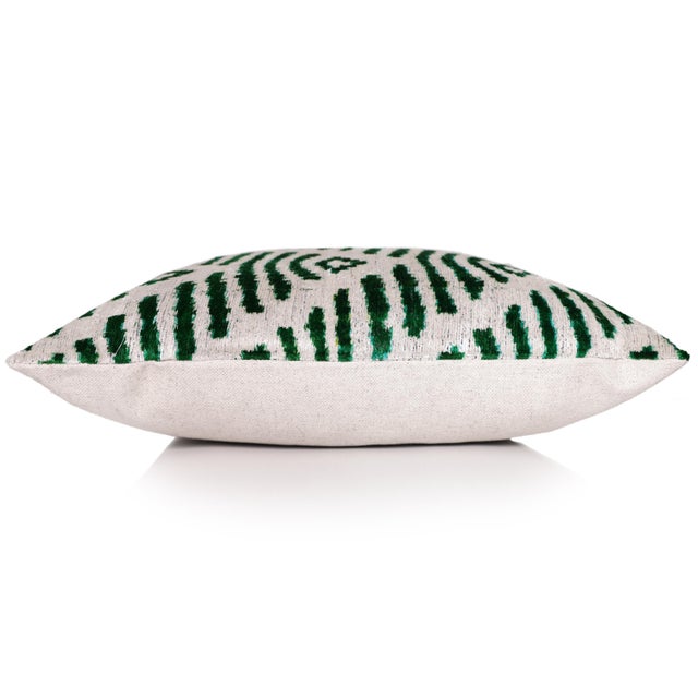 2020s Hand-Knotted Emerald Green Geometric Silk Velvet Pillow - 20x20 Ikat For Sale - Image 5 of 8