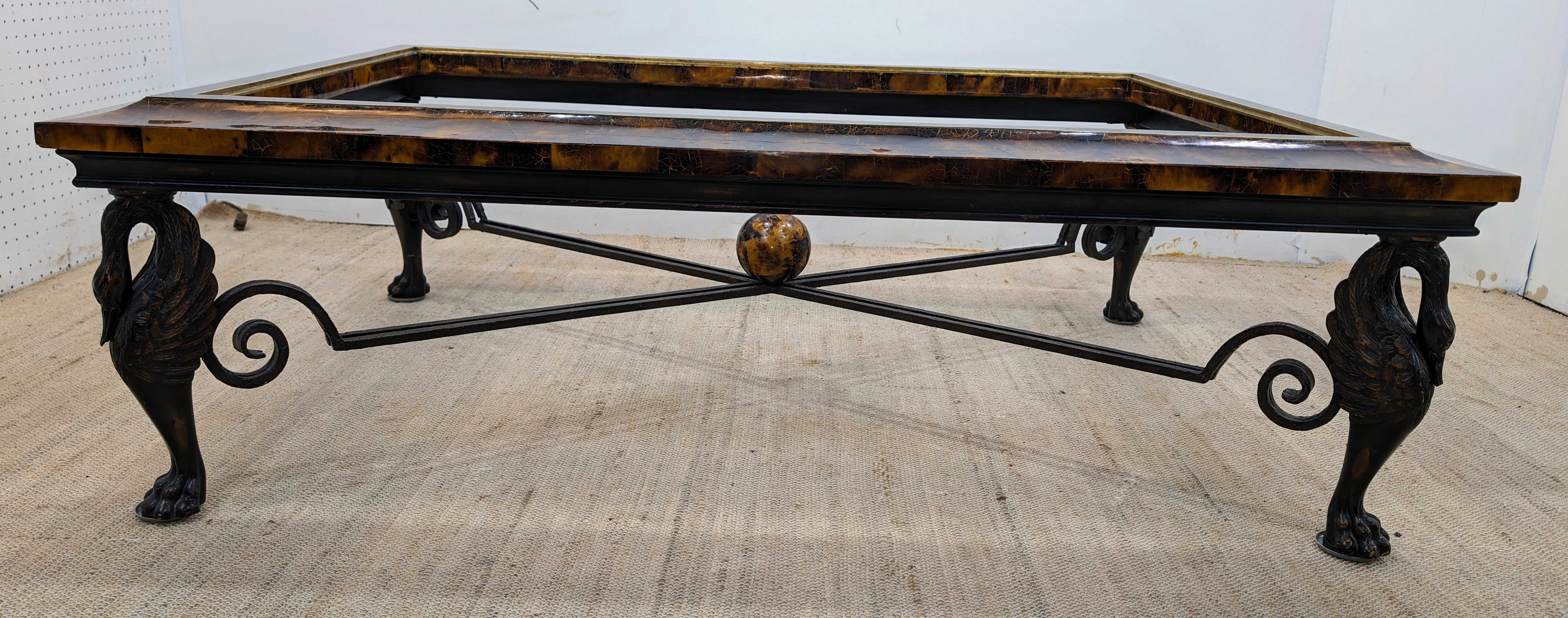 メイトランドスミス MAITLAND SMITH ペンブロークテーブル Maitland Smith Pen Shell Coffee Table | Chairish