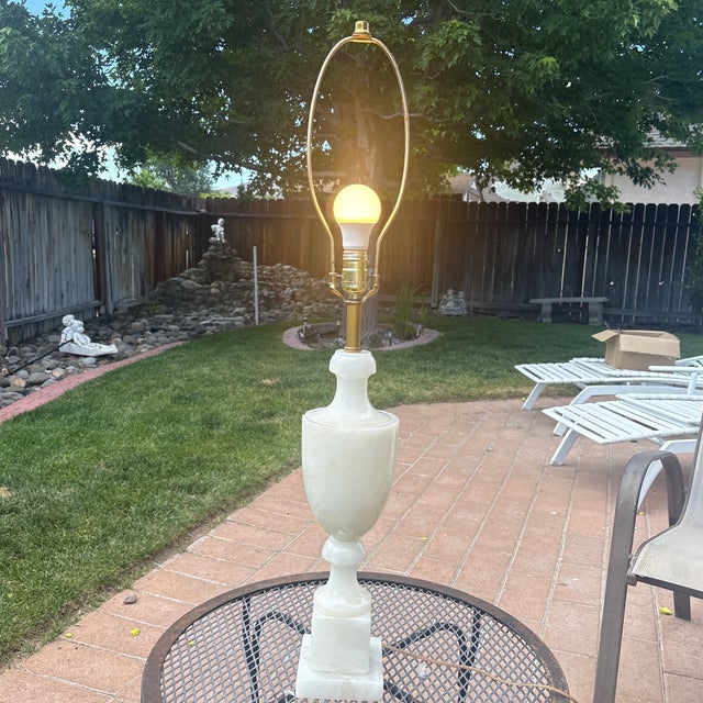 1950s Mid-Century Modern Large Alabaster Lamp Made in Italy (Paul’s Products) Made in Italy For Sale - Image 5 of 6
