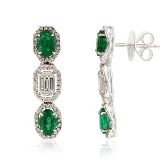 Art Deco-Inspired 1.66ct Emerald & Baguette Diamond Drop Earrings 14k Gold- 2 Pieces For Sale - Image 4 of 11