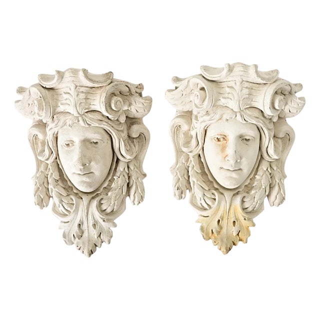Early 20th Century French Pair of Reproduction Plaster Wall Planters For Sale