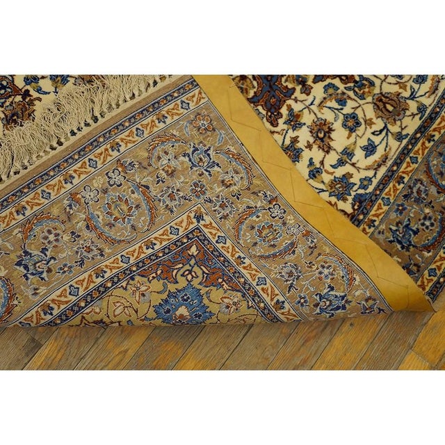 Traditional 1940s Traditional Medallion Ivory Ground Vintage Isfahan Hand-Knotted Wool Rug For Sale - Image 3 of 5