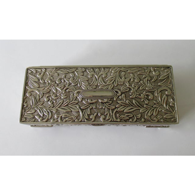 Metal C. 1970s Era Victorian-Style Silver Plate Lidded & Interior Lined Jewelry Box For Sale - Image 7 of 12