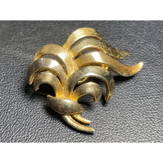 Trifari MCM Jewelry by Trifari Golden Cascade Swirl Earrings, Pair For Sale - Image 4 of 6