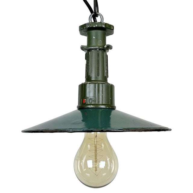 Industrial Green Enamel Pendant Lamp with Cast Aluminium Top, 1960 For Sale - Image 16 of 16