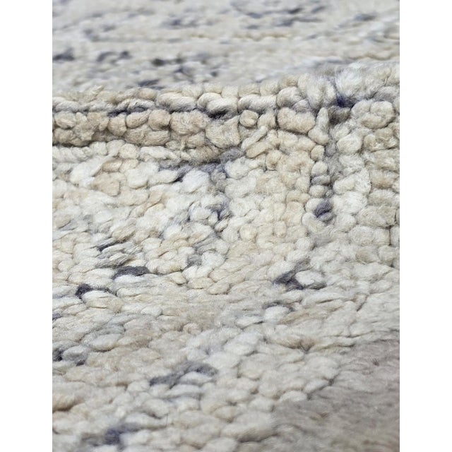 1980s Neutral 1980's Beni M'Guild Wool Rug - 11.3 X 6.7 Ft For Sale - Image 5 of 6