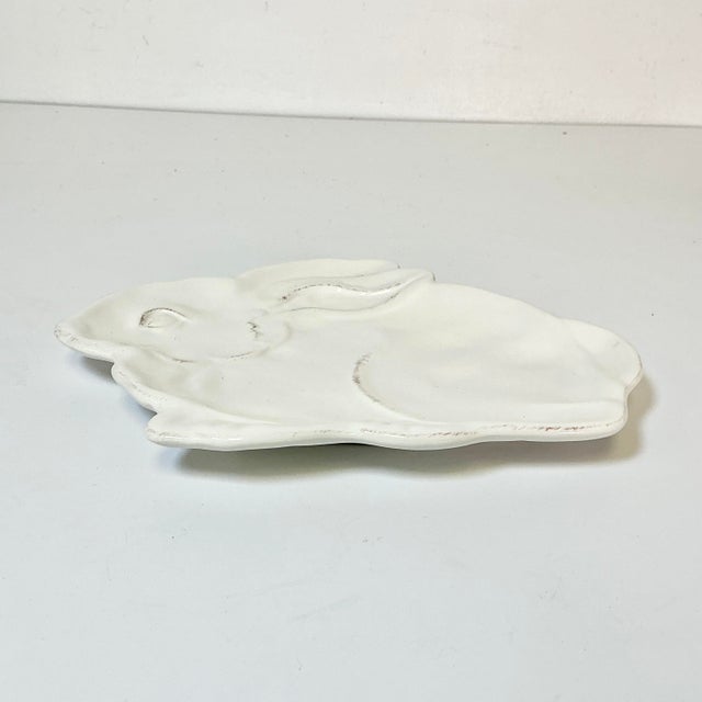 Late 20th C. Hollywood Regency Boho Chic White Glazed Terra Cotta Ceramic Bunny Plate For Sale - Image 6 of 6