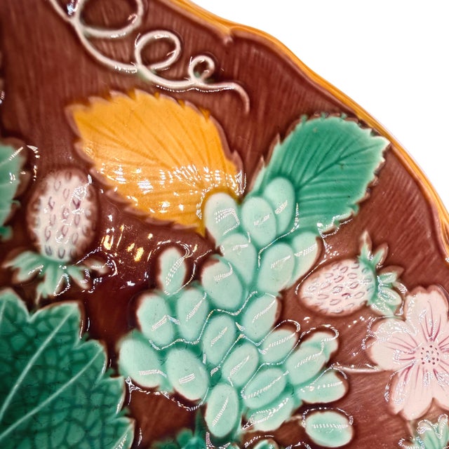 Late 19th Century Wedgwood Majolica 'Vine & Strawberry' Plate on a Brown Ground, English, Ca. 1896 For Sale - Image 5 of 10