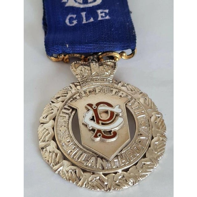Elkington Sterling Silver-Gilt Masonic Presentation Medallion, 1903 For Sale - Image 9 of 10