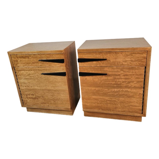 1950s Flame Wood Nightstands – Pair, Blond Finish With Black Handles For Sale