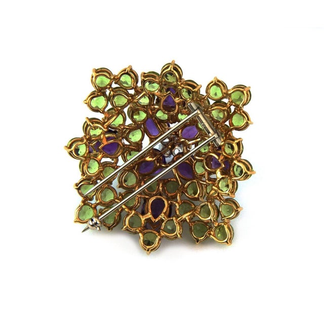 41ct Diamond Peridot & Amethyst 18k Yellow Gold Large Flower Brooch For Sale - Image 4 of 7