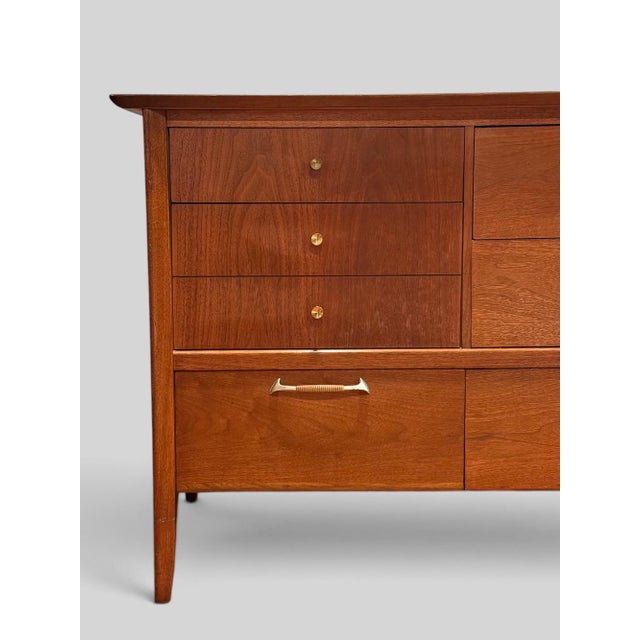 Mid-Century Modern Drexel Modern Mid Century Credenza Dresser Buffet For Sale - Image 3 of 13