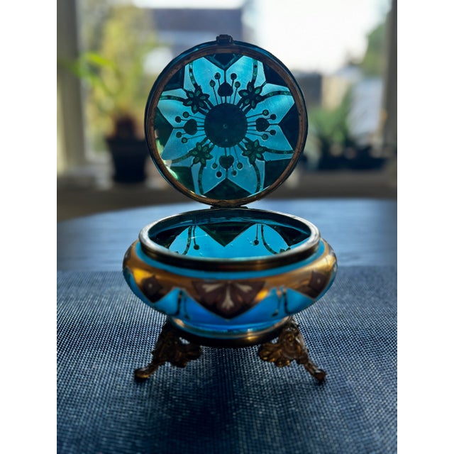 Art Deco 1920's Art Glass Dresser Box Hand-Painted With Heart Design on Brass Holder For Sale - Image 3 of 6