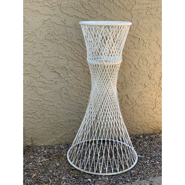 1970s Russell Woodard Fiberglass Pedestal Plant Stand For Sale In Phoenix - Image 6 of 7
