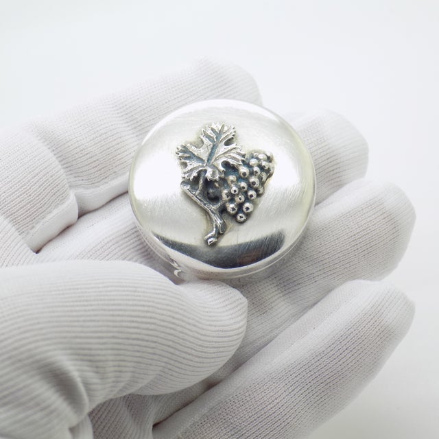 Vintage Italian handmade genuine silver pill snuff or trinket box, finely decorated with a classic bunch of grapes motif....
