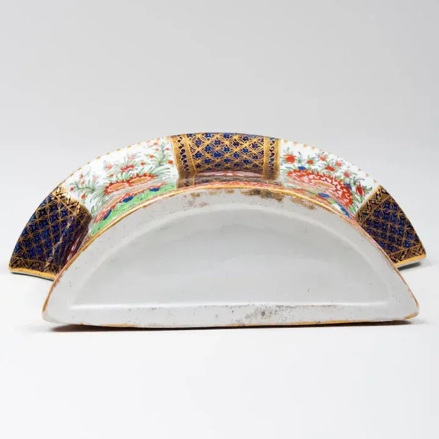 Ceramic Antique Early 19th Century English III Chamberlains Worcester Queen's Pattern Cachepot in an Imari Japan Palette For Sale - Image 7 of 9