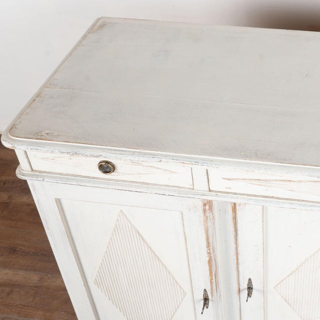 Gustavian (Swedish) 19th Century Swedish White Gustavian Pine Sideboard Buffet For Sale - Image 3 of 18