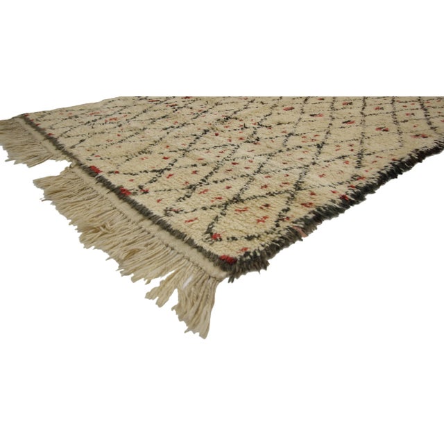 Vintage Berber Moroccan Azilal Rug with Mid-Century Modern Style 05'05 x 09'05. This hand knotted wool vintage Moroccan...
